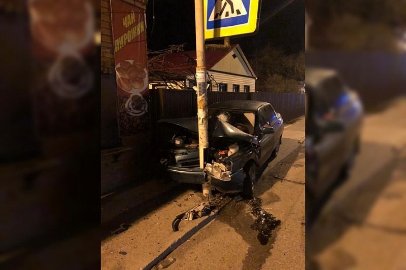 Девушка врезалась в столб в Усть-Лабинском районе