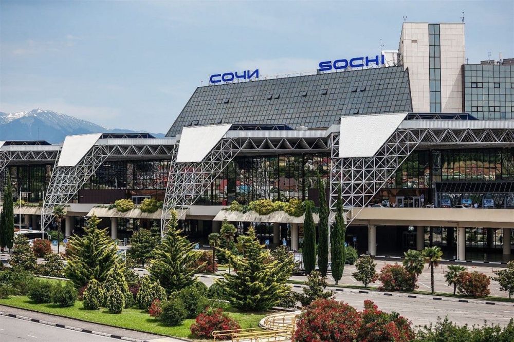 Аэропорт Сочи заработал в режиме транзитного трансферного центра