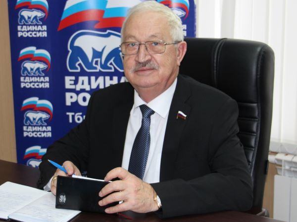 Депутат Госдумы РФ Алексей Езубов выделил средства на установку памятников погибшим устьлабинцам Депутат Госдумы РФ Алексей Езубов выделил средства на установку памятников погибшим устьлабинцам