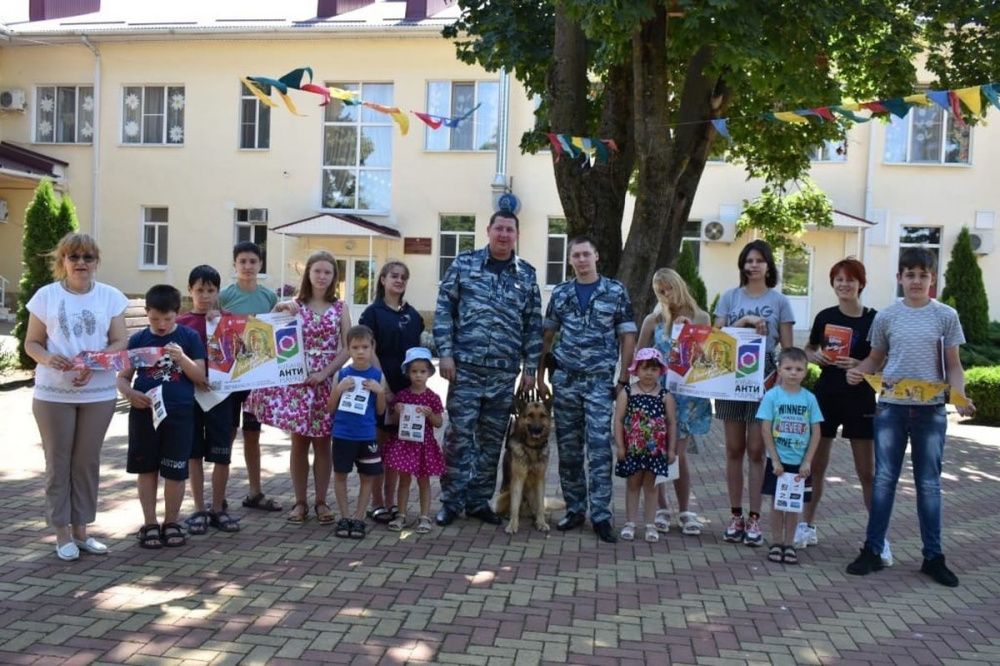 Усть-лабинские полицейские организовали мероприятие для детей в социально-реабилитационном центре