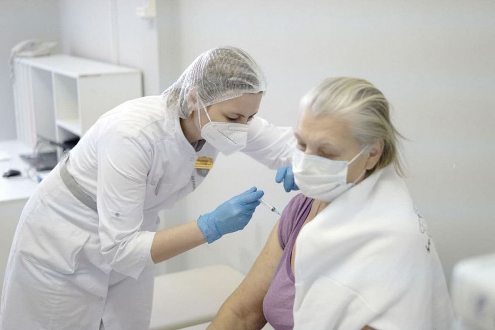 2 млн 679 тысяч жителей привились от COVID-19 к 10 декабря