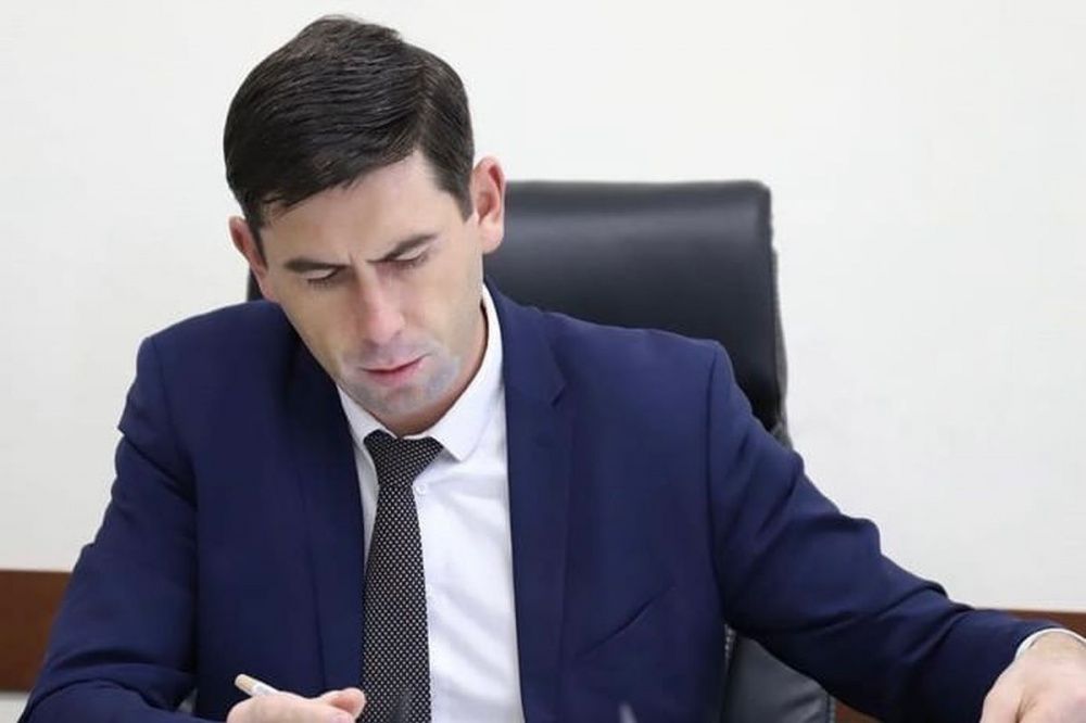 Глава Усть-Лабинска провел прием граждан в телефонном режиме