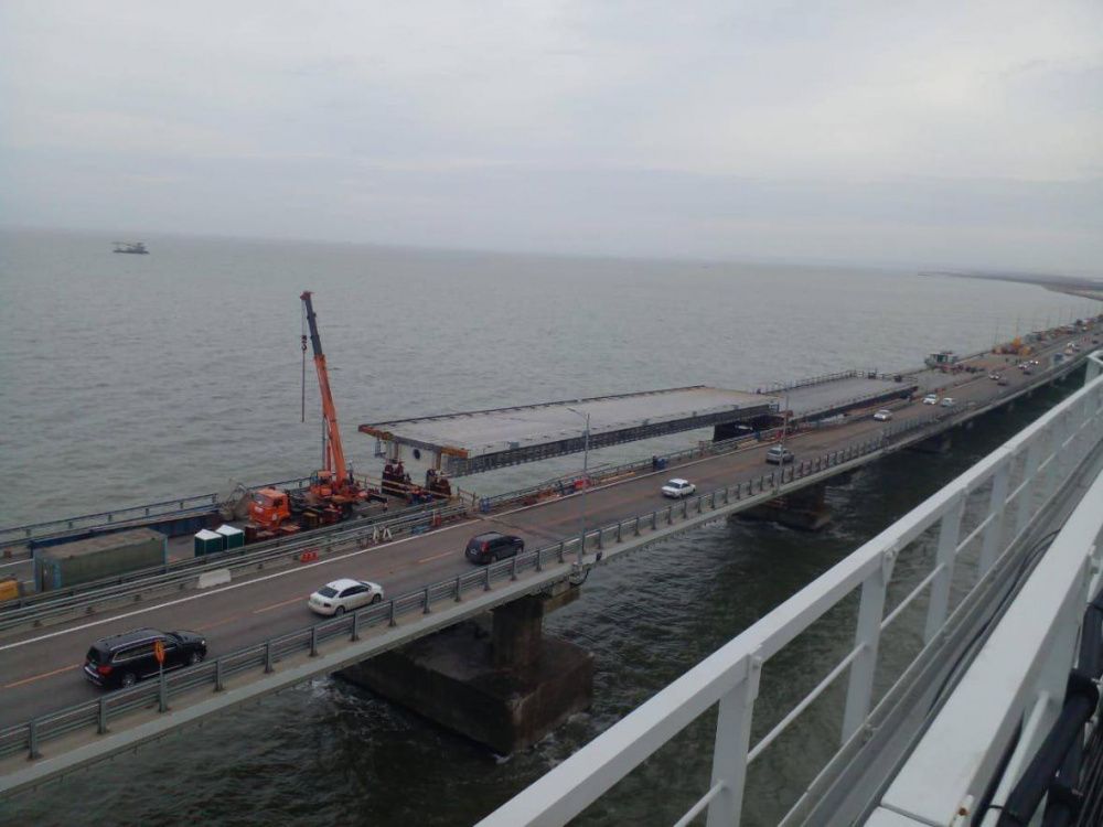 На правой стороне Крымского моста заменили все поврежденные взрывом пролеты