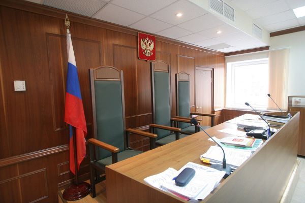 В Усть-Лабинске взрослый сын «избил» мамину машину
