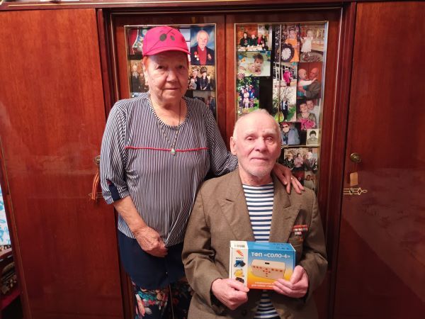 Депутат Алексей Езубов приобрел для фронтовика из Усть-Лабинска специальную «аудиокнигу»