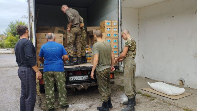 Восьмая партия гумпомощи доставлена из Усть-Лабинска российским военным
