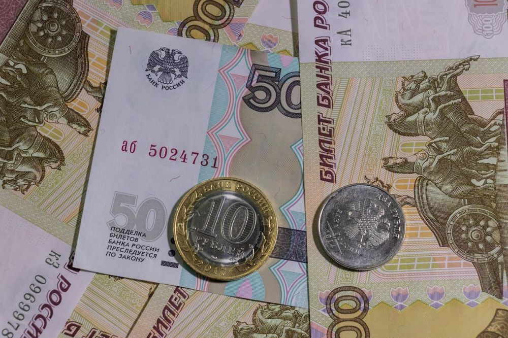 МРОТ и прожиточный минимум планируют повысить в России на 9%
