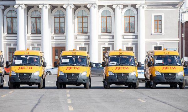 ГАЗ стал поставщиком школьных автобусов в российских регионах ГАЗ стал поставщиком школьных автобусов в российских регионах