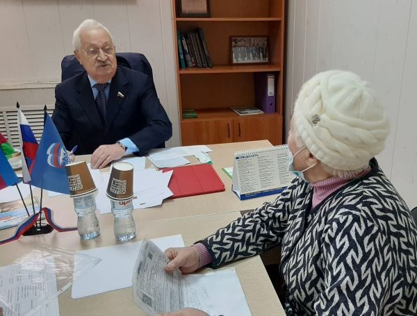 Алексей Езубов провел прием граждан в Усть-Лабинске