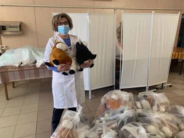 «Прогресс-Агро» передал медикам «красной» зоны госпиталя новогодние подарки