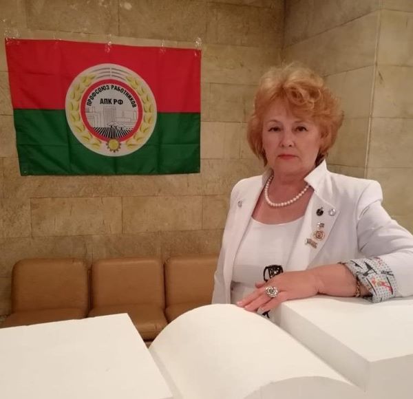 С Днем весны и труда!