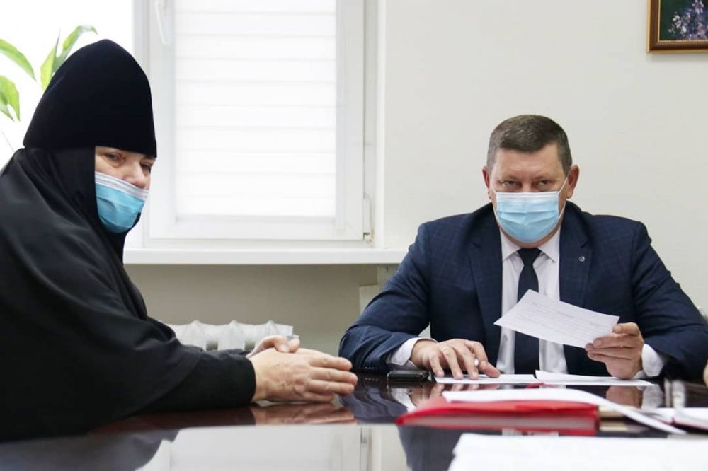 Настоятельница усть-лабинской обители матушка Тавифа встретилась с главой района
