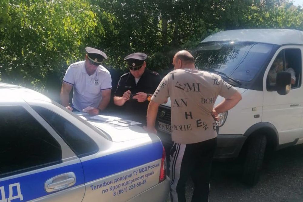 В Усть-Лабинске оштрафовали нелегальных таксистов