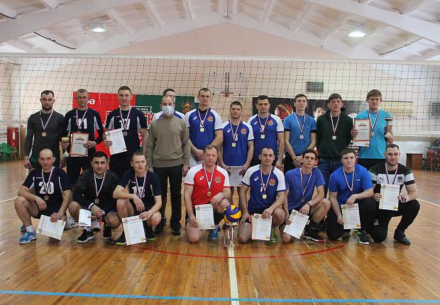 Мужская сборная из Ладожской стала победителем Чемпионата района по волейболу