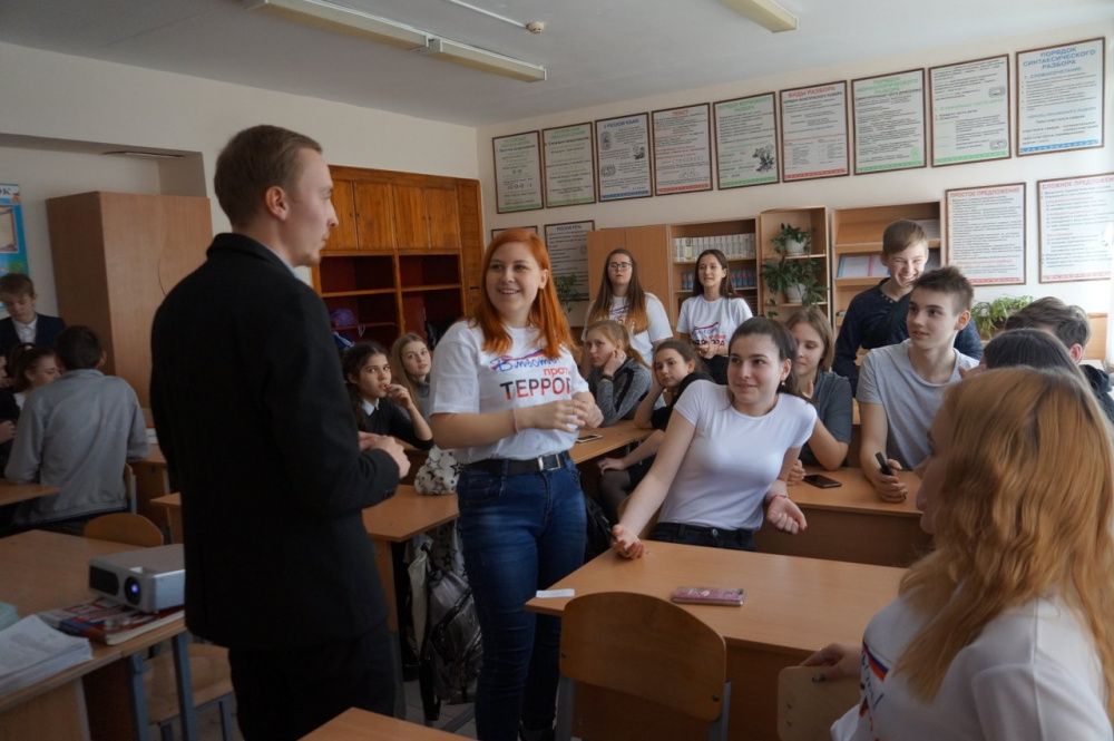 Ученикам из Воронежской рассказали про межнациональную дружбу