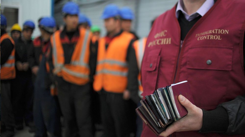 Жителям и гостям Усть-Лабинска напоминают об ответственности за преступления в сфере миграции