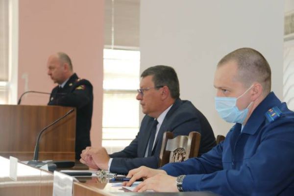 В Усть-Лабинском районе возле школ и детских садов будут дежурить вооруженные патрули