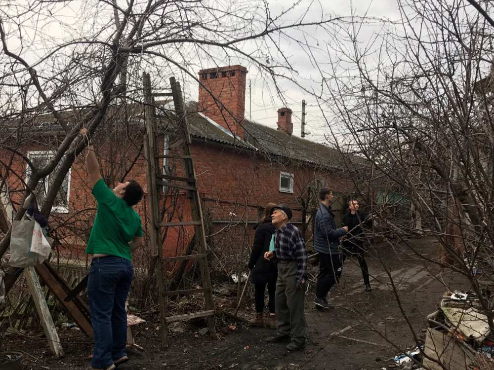 Усть-лабинские волонтеры «греют сердца ветеранов»