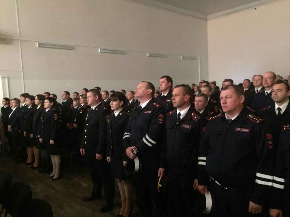 День полиции в Усть-Лабинске: вспомнили мертвых, поздравили живых