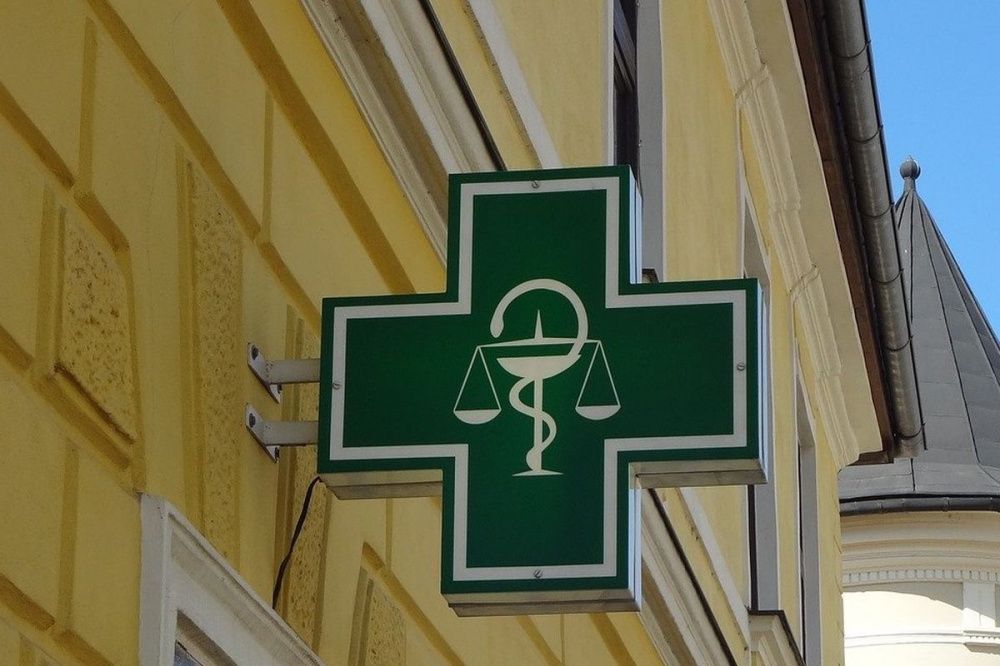 Россиянам не советуют бездумно скупать лекарственные препараты в аптеках