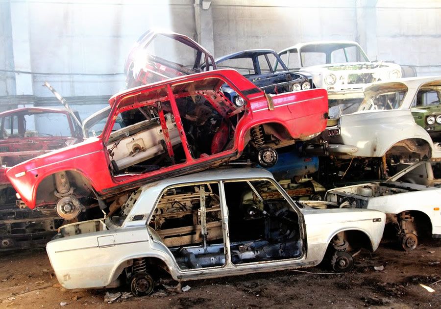 Два устьлабинца угнали автомобиль земляка и сдали его на металлолом