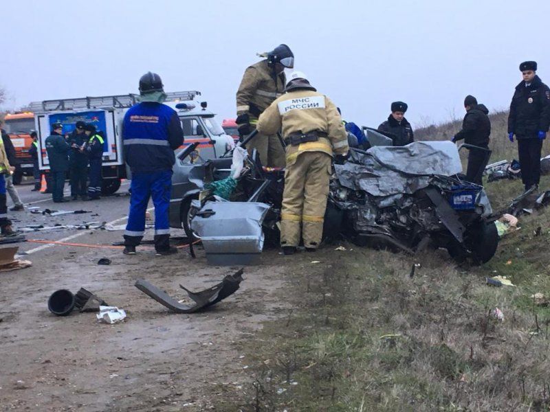 ДТП: ШЕСТЕРО ПОГИБШИХ, ЧЕТВЕРО ПОСТРАДАВШИХ