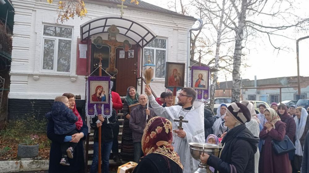 В храме Архистратига Михаила Усть-Лабинского благочиния отметили престольный праздник