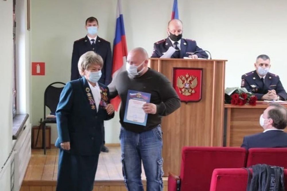 Администрация Усть-Лабинского района поздравила сотрудников полиции с профессиональным праздником