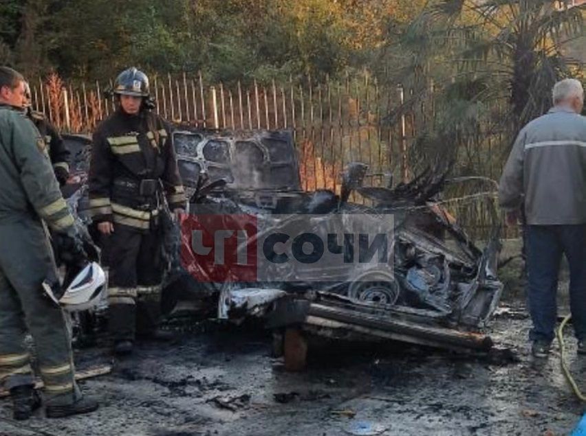 В Сочи взорвалась иномарка