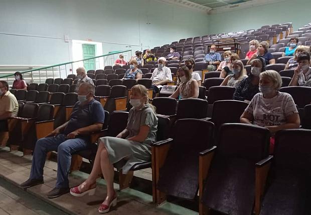 В станице Тенгинской прошла встреча главы с жителями