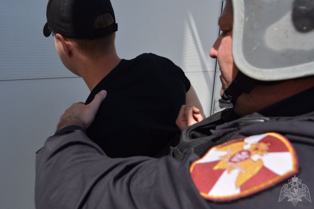 В Усть-Лабинске сотрудники Росгвардии задержали угонщика автомобиля