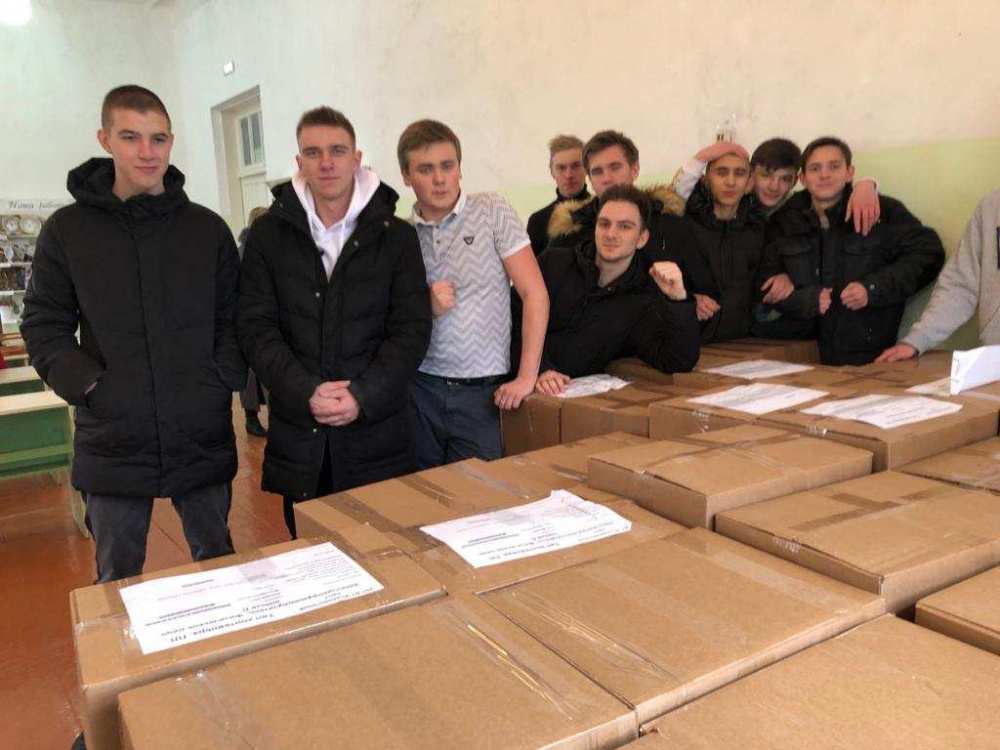 Олег Дерипаска подарил юным усть-лабинцам 12 тысяч книг