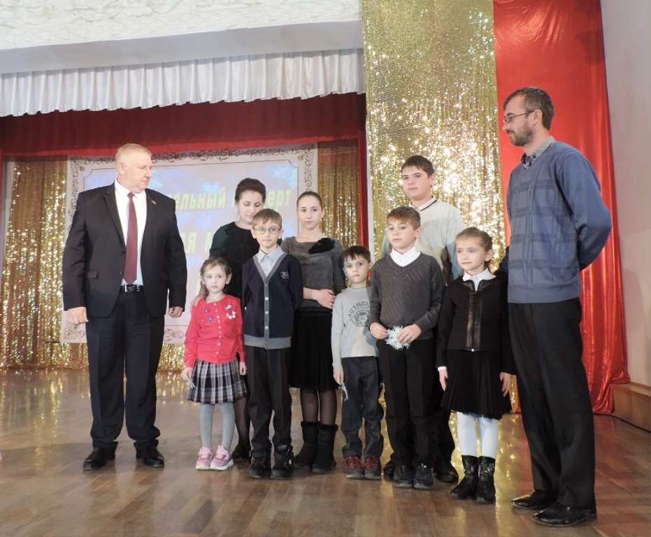 В Усть-Лабинске стартовала "Снежинка доброты"