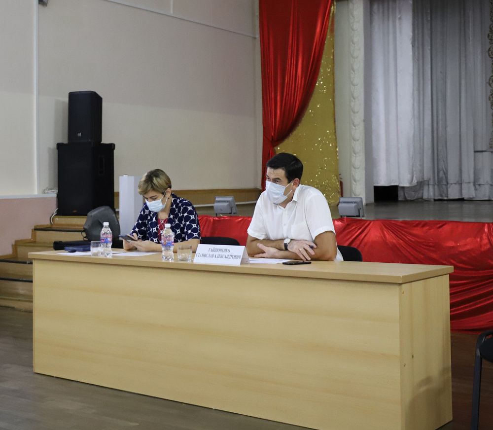Мэр Усть-Лабинска и депутаты провели прием граждан