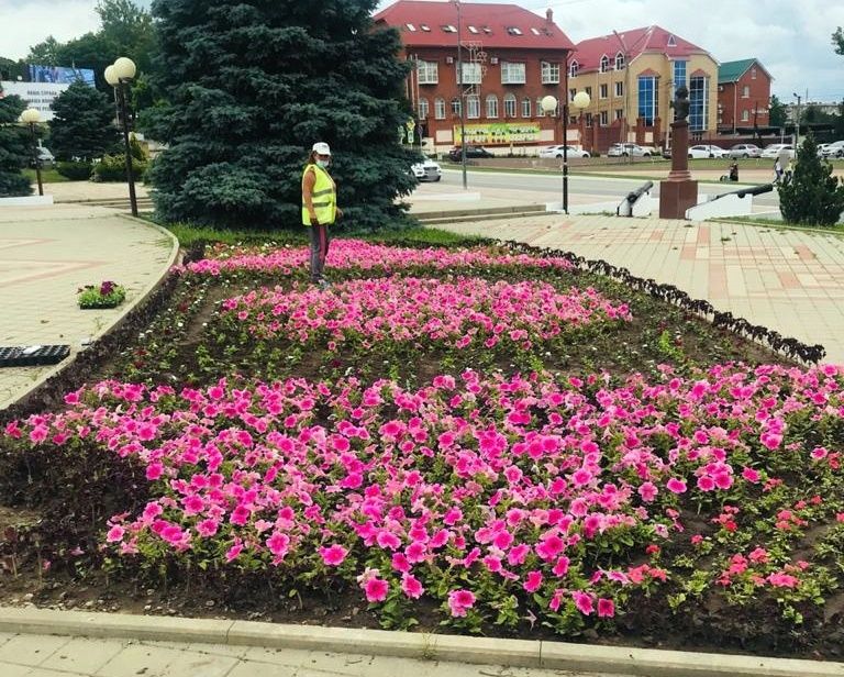 Плановые работы по благоустройству продолжаются в Усть-Лабинске