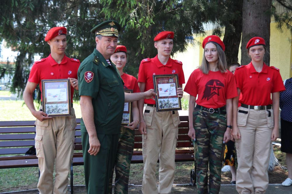 Юнармейцы закрыли первую смену в «Топольке»