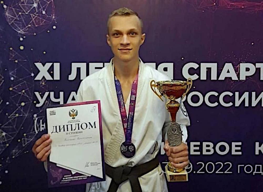 Устьлабинец взял серебро в российских соревнованиях учащихся