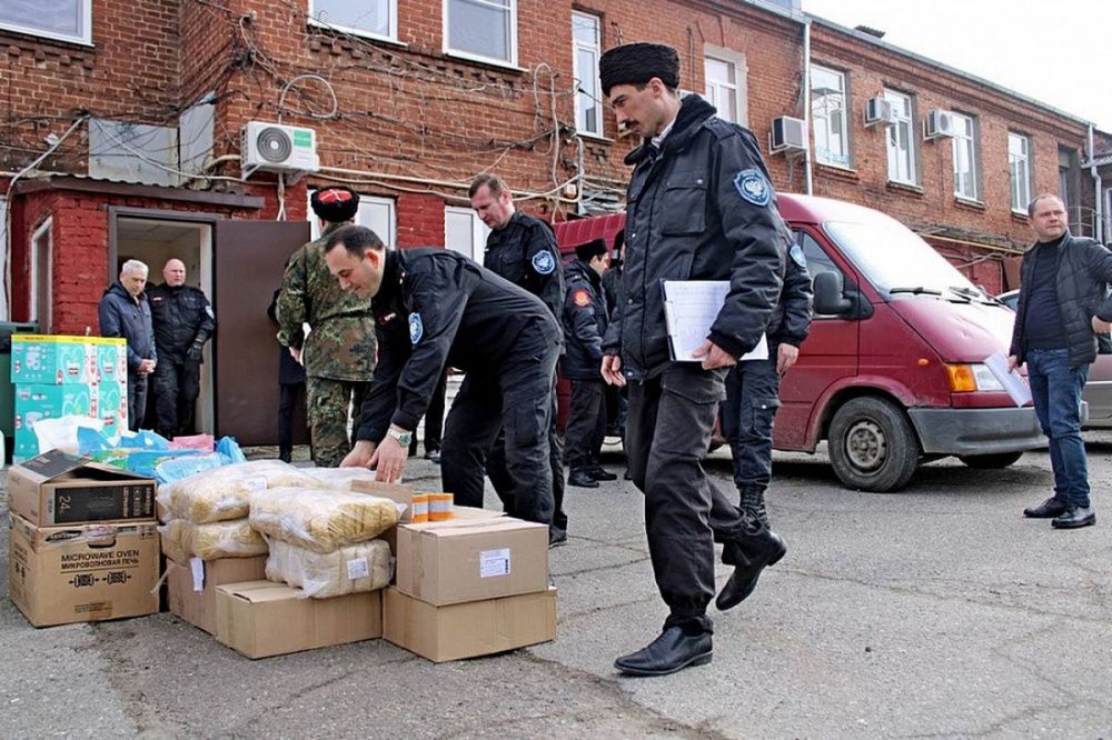 Более 20 тонн гуманитарной помощи для жителей ДНР и ЛНР собрали казаки Кубани