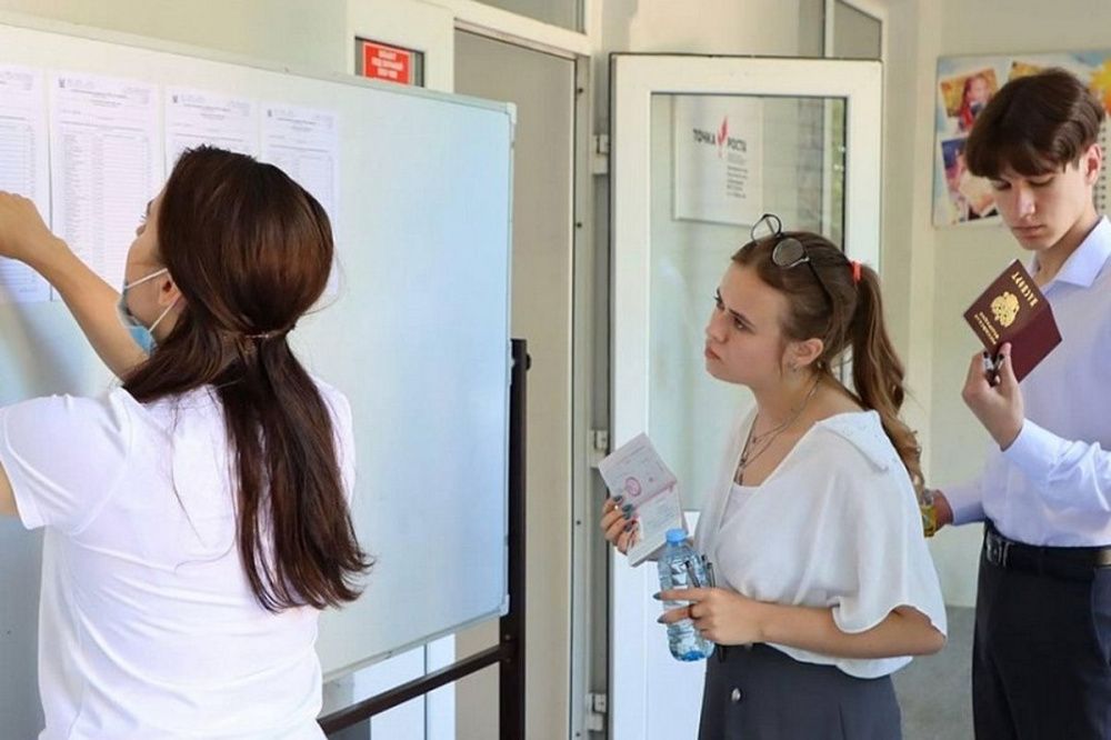 Почти 330 выпускников написали ЕГЭ по русскому языку в Усть-Лабинском районе