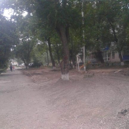 БЛАГОУСТРОЙСТВО ДВОРОВ ПРОДОЛЖАЕТСЯ