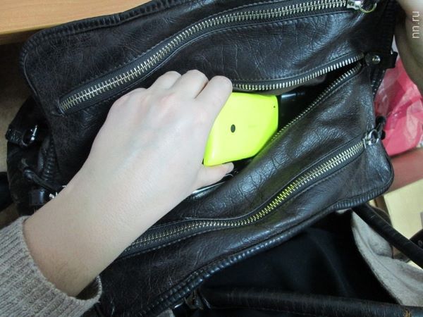 Пожилая устьлабинка украла телефон у покупательницы в аптеке - Новости ...