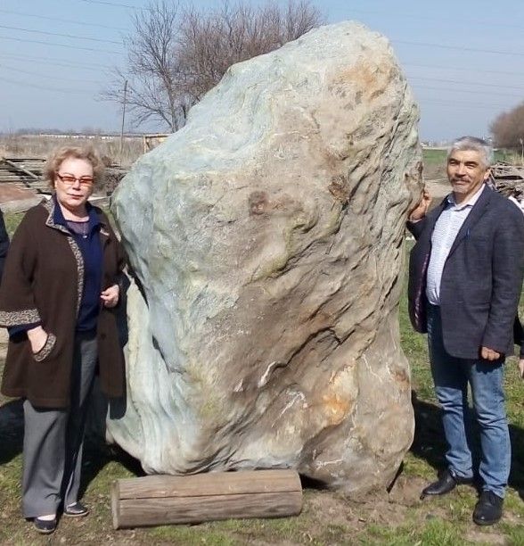 В Усть-Лабинск привезли гранитный камень для будущего памятника детям – жертвам концлагерей