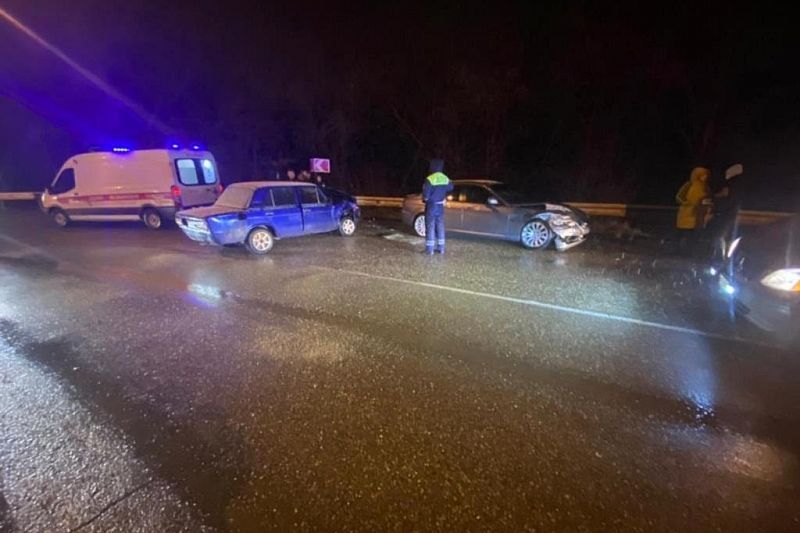 В Усть-Лабинске по вине пьяного водителя BMW пострадал мужчина