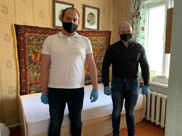 Депутаты Усть-Лабинского горсовета купили ветерану удобную кровать