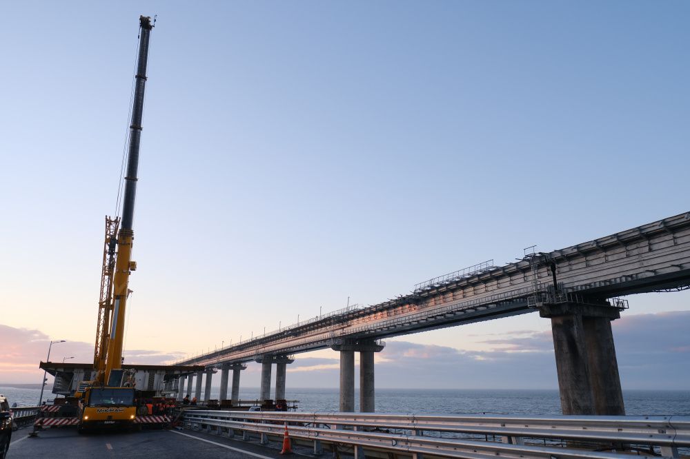 На Крымском мосту готовятся к надвижке очередного пролета