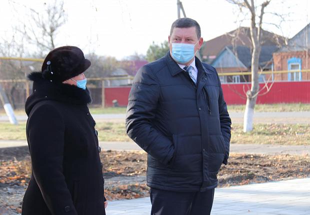 Глава Усть-Лабинского района осмотрел объекты благоустройства