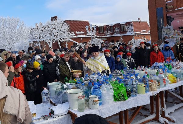 В Усть-Лабинском районе прошли Крещенские богослужения
