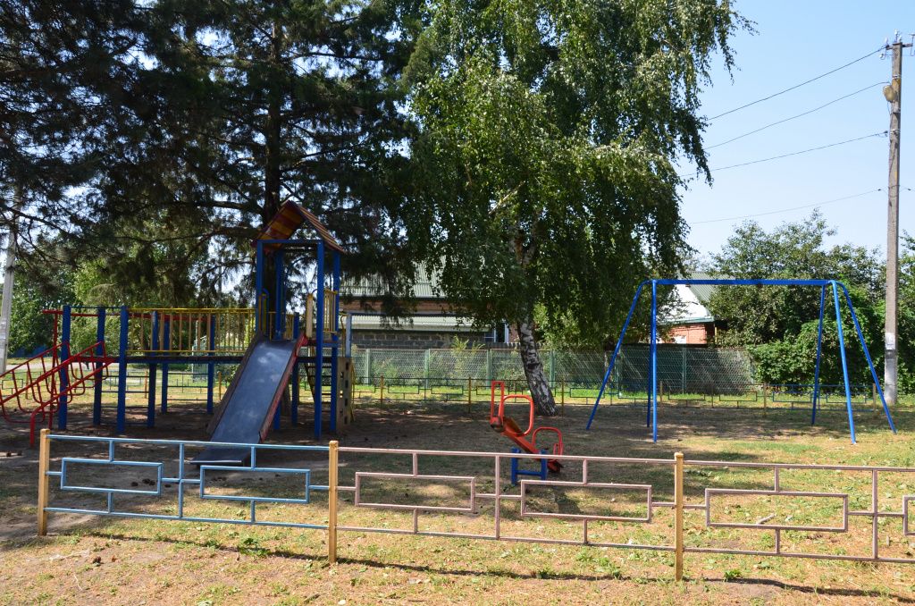 детская площадка_Вимовец.JPG