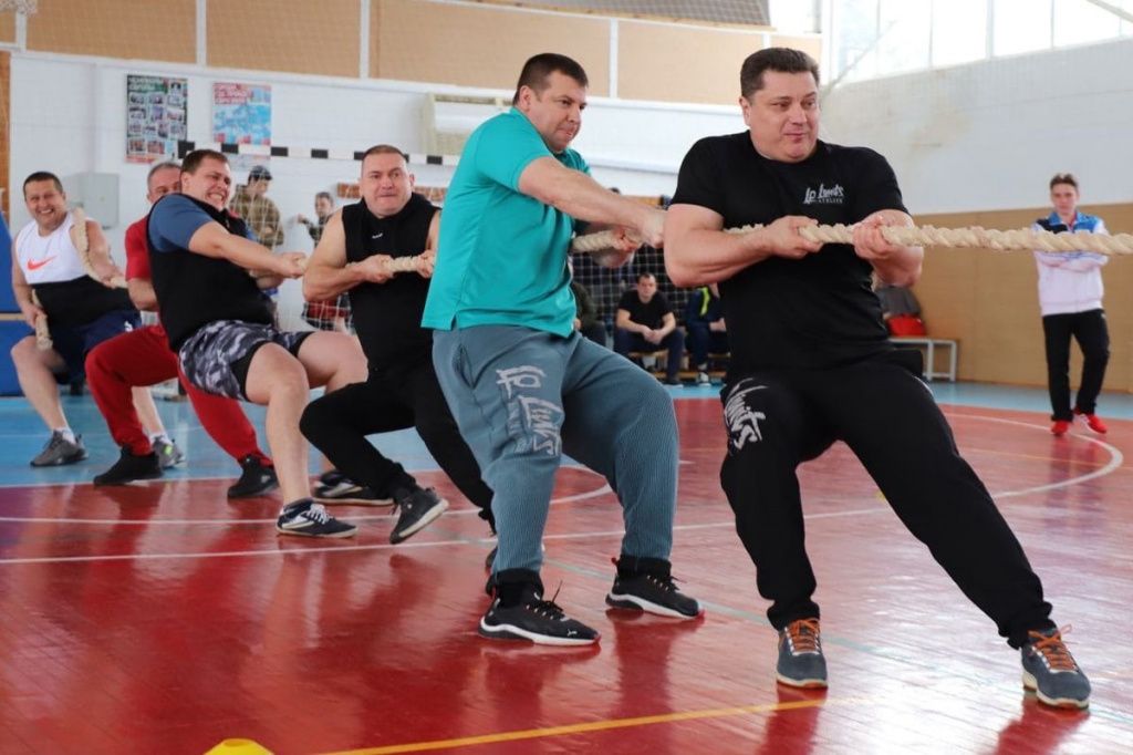 Соревнования по перетягиванию каната состоялись в Усть-Лабинске.
