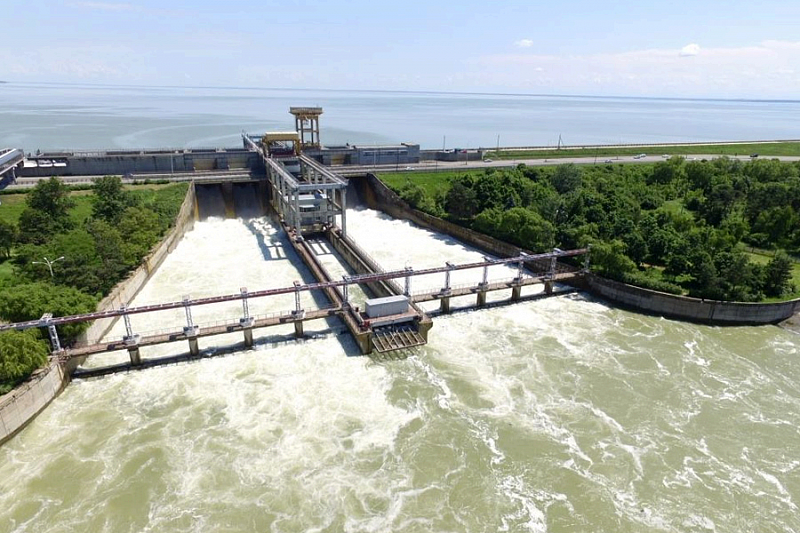 Кубанское водохранилище расчистят от мусора и ила Кубанское водохранилище расчистят от мусора и ила